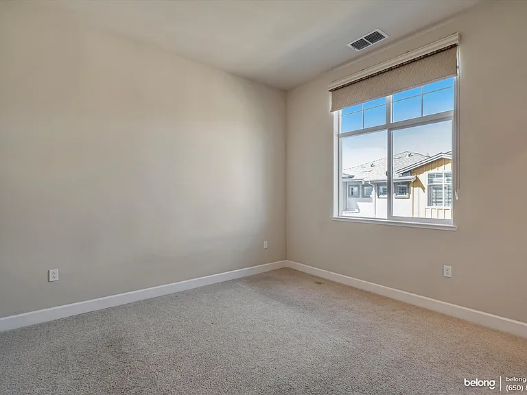 389 Basswood Cmn #10 — Photo 16
