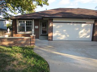 3724 SW Moundview Ct, Topeka, KS 66610