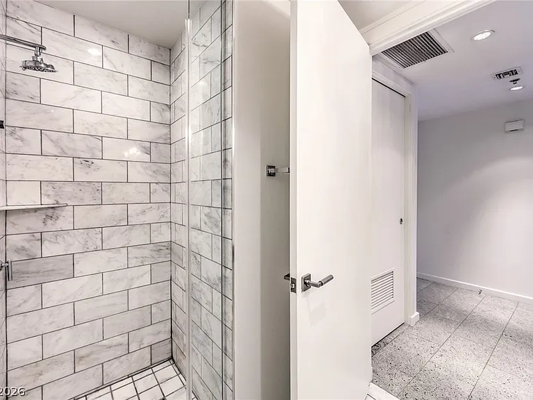 4471 Dean Martin Dr #307 — Photo 32