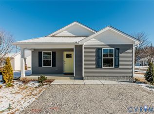 16 Our Way Dr, Kilmarnock, VA 22482