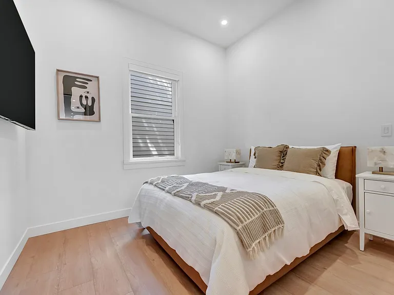 955B Nicola St — Photo 18