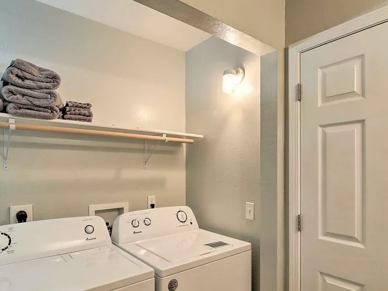 924 Renfrow St — Photo 15