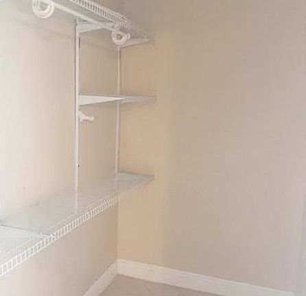 4th image of 8785 NW 39th St