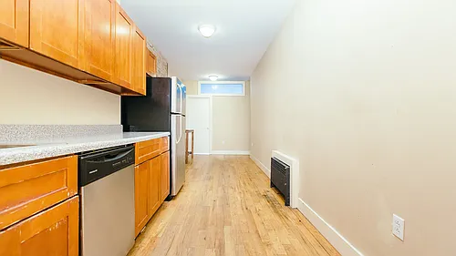 247 46th St #3L Photo 1
