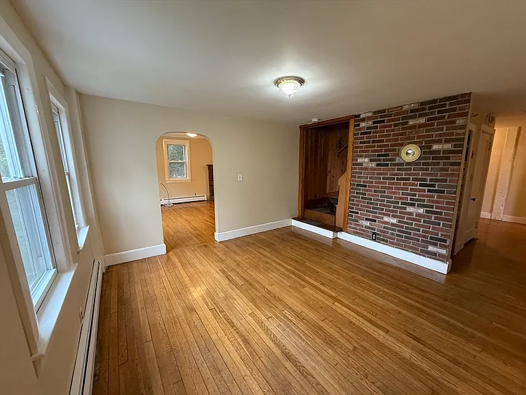 84 Emerald Rd #1 — Photo 5