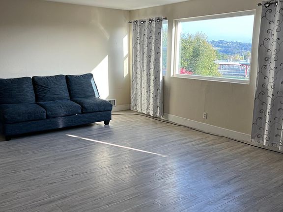 3rd image of 5235 Winifred Dr