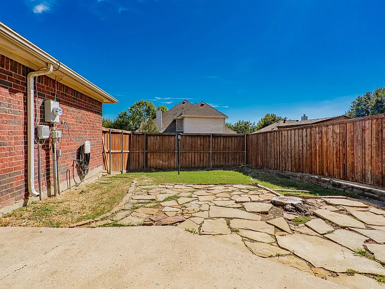 1875 Crestlake Dr — Photo 30