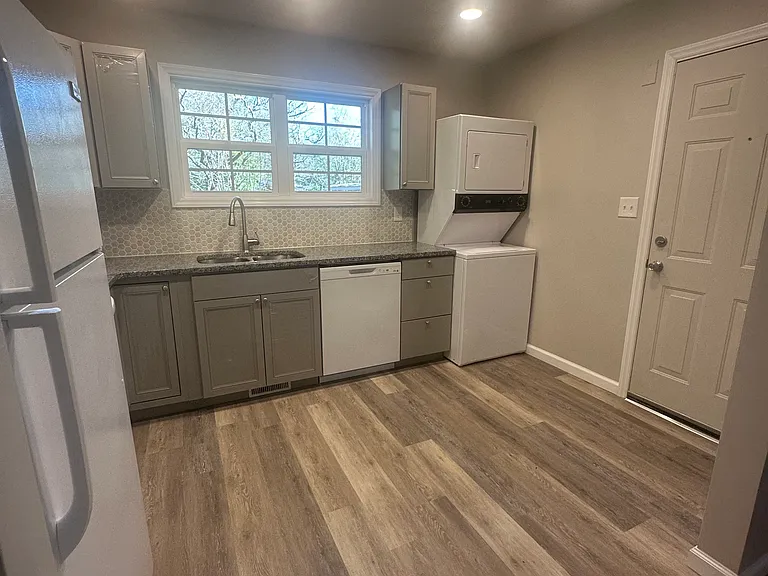 1815 Fargo Dr — Photo 8