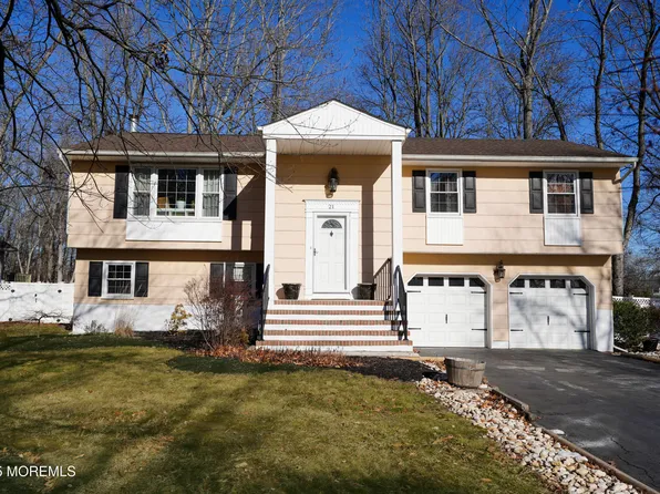 21 Yorke Drive, Freehold, NJ 07728