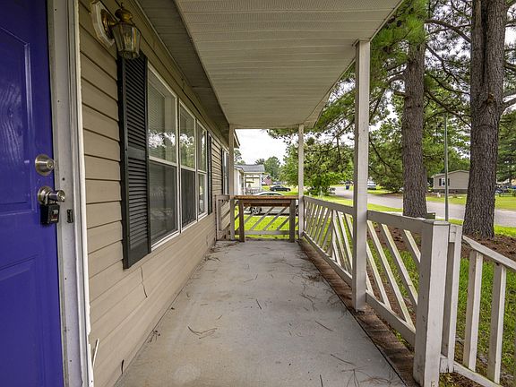 3rd image of 2711 Lowlander Dr