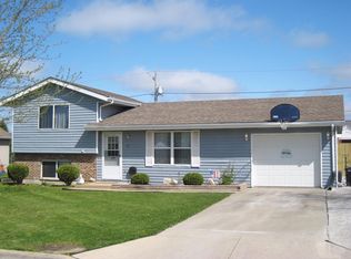 13 Pioneer Ln, Keokuk, IA 52632