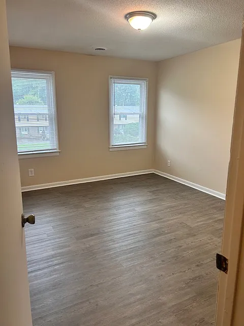 2 bed, 1.5 bath, 950 sqft, $975 — Photo 3