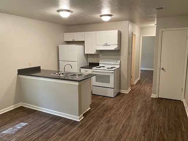1818 Brinson St #B — Photo 9