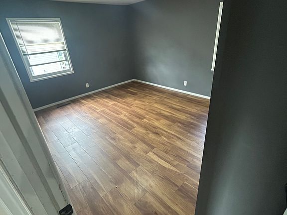 5th image of 7404 Sabre Ave