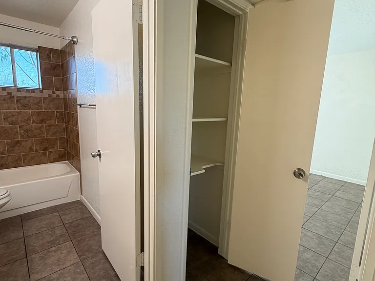 1420 E Brown St #B — Photo 12