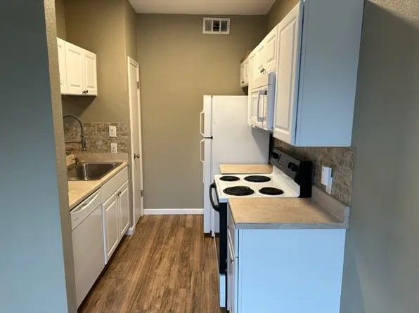 7126 Holly Hill Dr APT 305, Dallas, TX 75231