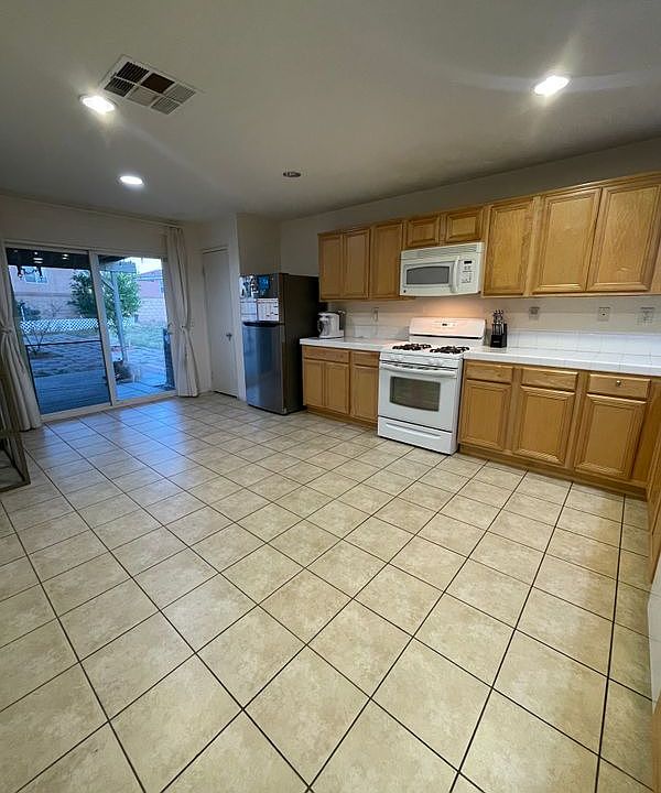 1st image of 45118 Parkview Ln