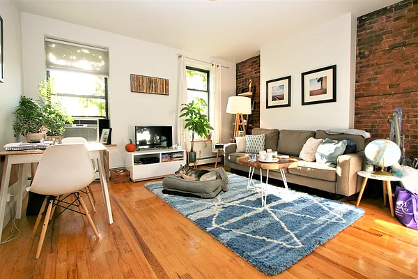 Rented by R New York | media 1