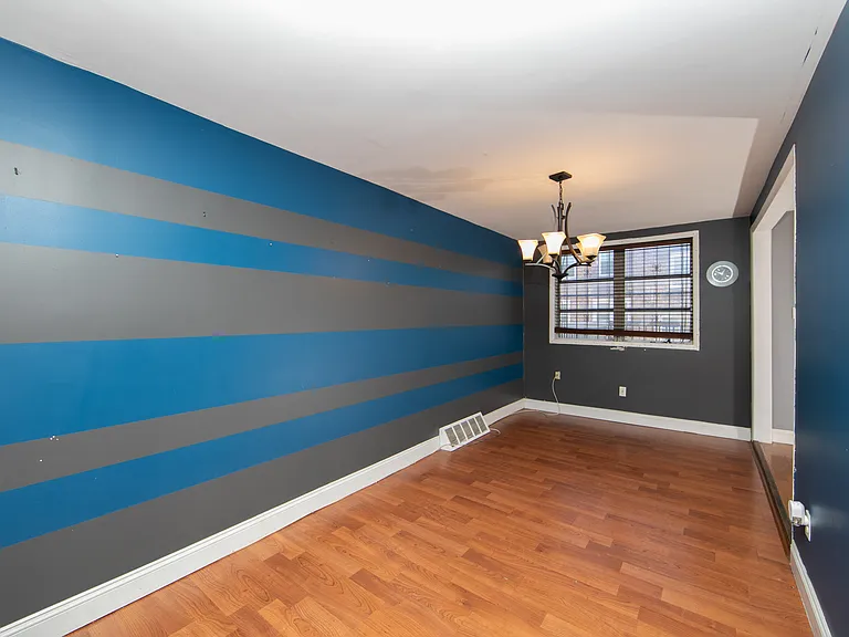 1357 Westbury Dr — Photo 10