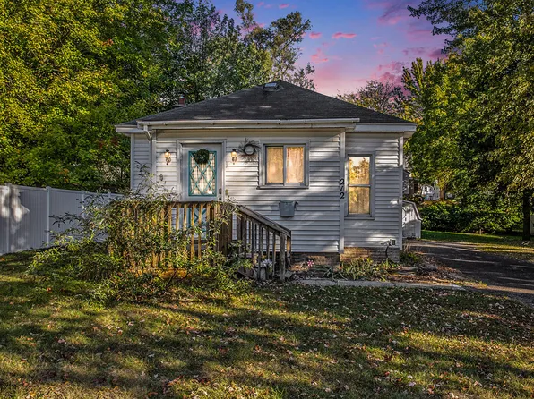 212 E Oak St, Greenville, MI 48838