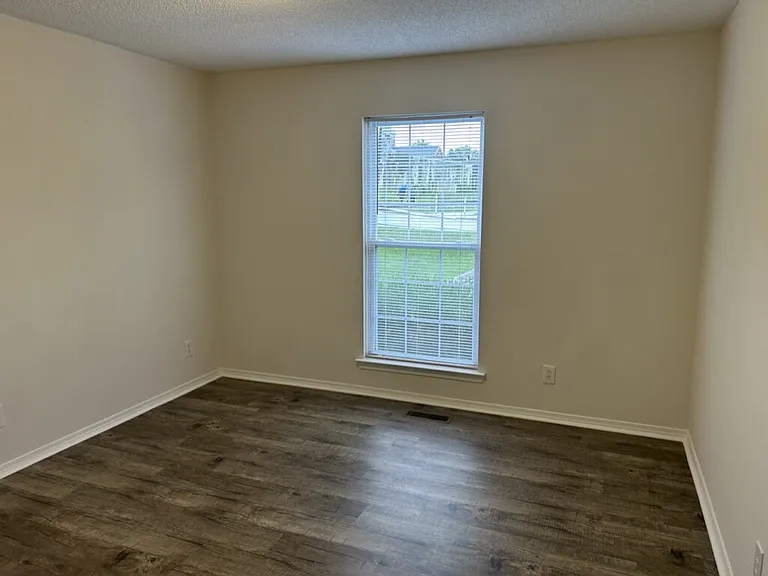 650 N Dixie Ave #F — Photo 7