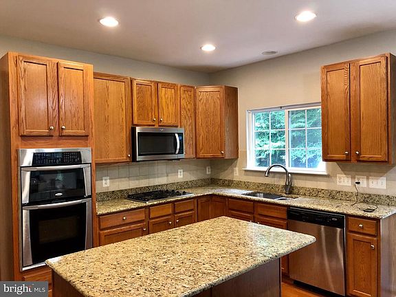 Gourmet Kitchen with Island