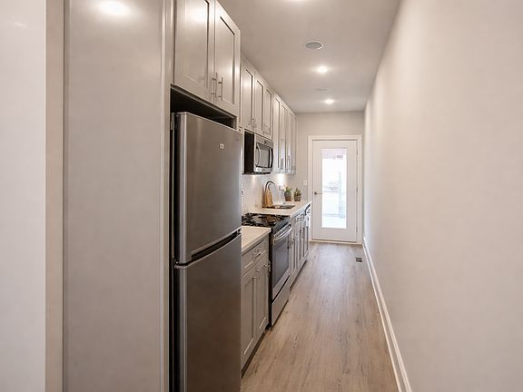 Kitchen - view 1