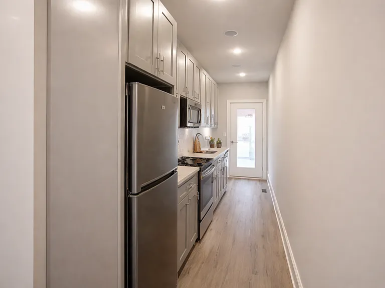 Kitchen - view 1