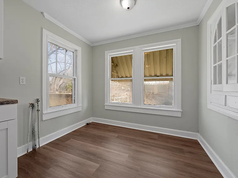 1511 Maple Ave — Photo 7