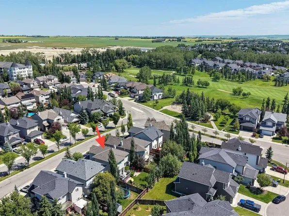 7 Crystal Green Way, Okotoks, AB T1S 2K5