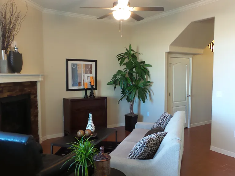 Bella Estancias Apartment Homes — Photo 50