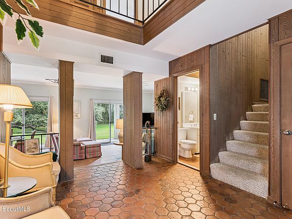3rd image of 205 Palm Dr