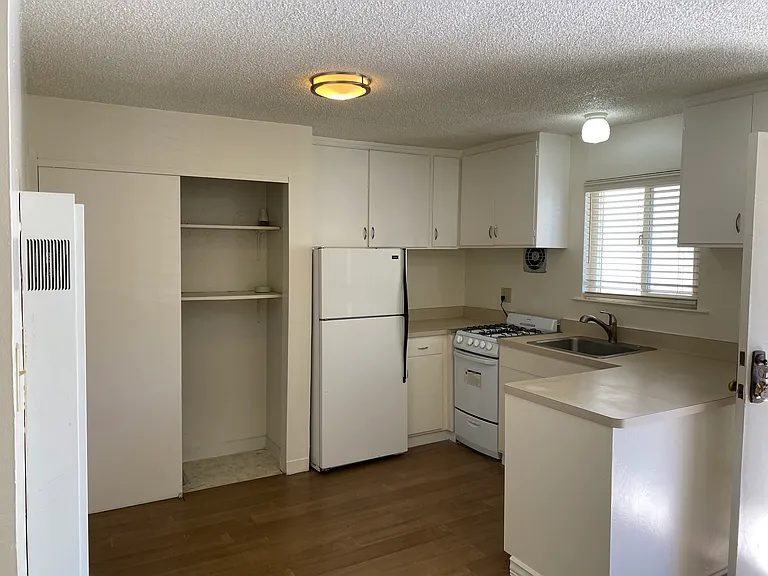 125 Ross St #10 — Photo 6