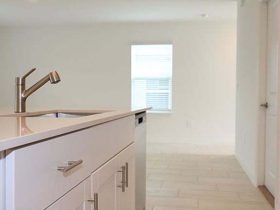 3rd image of 9557 Carabiner Way
