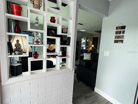 4th image of 1265A Oakview Ave
