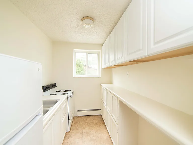 Colonial Commons — Photo 14