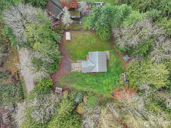 3rd image of 29191 Scenic Drive NE