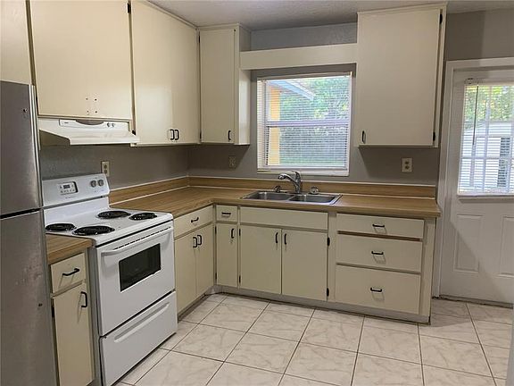 4th image of 2234 Avenue C NW