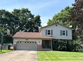 6880 Colleen Dr, Youngstown, OH 44512