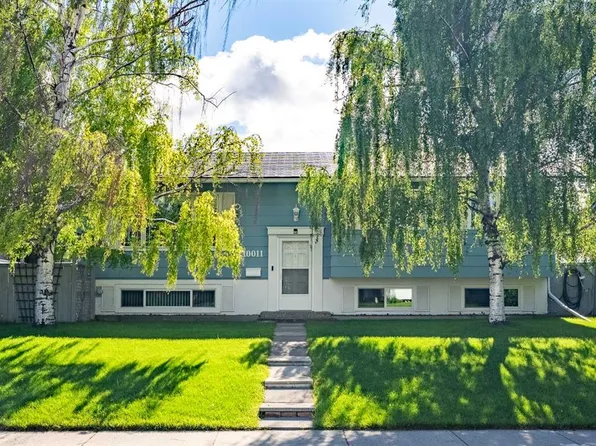 10011 E Maplecreek Dr SE, Calgary, AB T2J 1T7