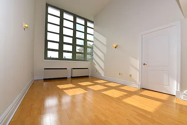 Rented by Keller Williams NYC | media 33