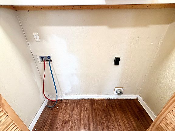 5th image of 1140 Faulkner Ln