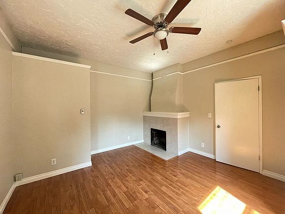 3rd image of 852 NE 57th St Unit 852