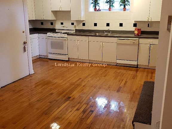 3rd image of 1480 W Huron St #1