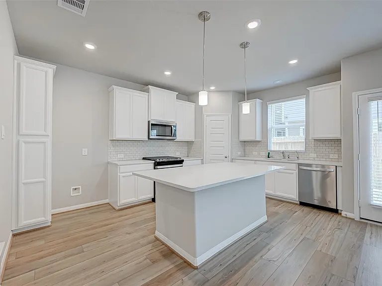 1526 Lakeline Oak Dr — Photo 6