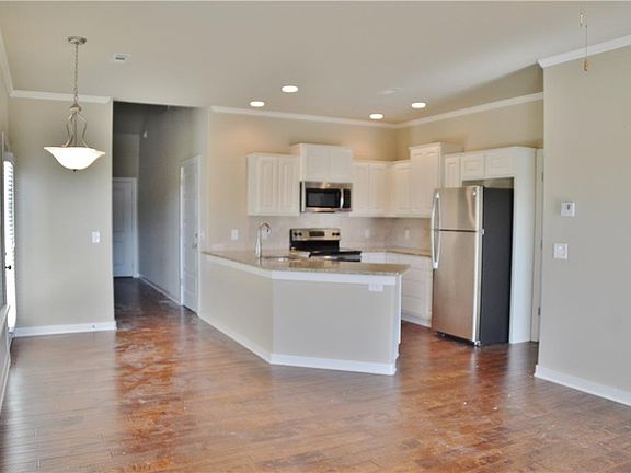 2nd image of 3808 SW Peachwood Dr