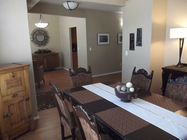2122 Martin Dr — Photo 8