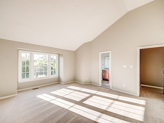 4th image of 5128 Woodford Dr
