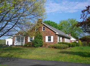 1090 Church Rd, East Greenville, PA 18041