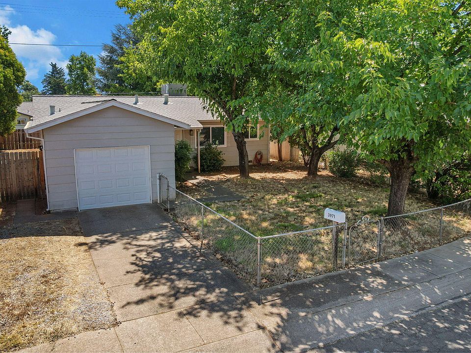 1st image of 3971 Meteor St
